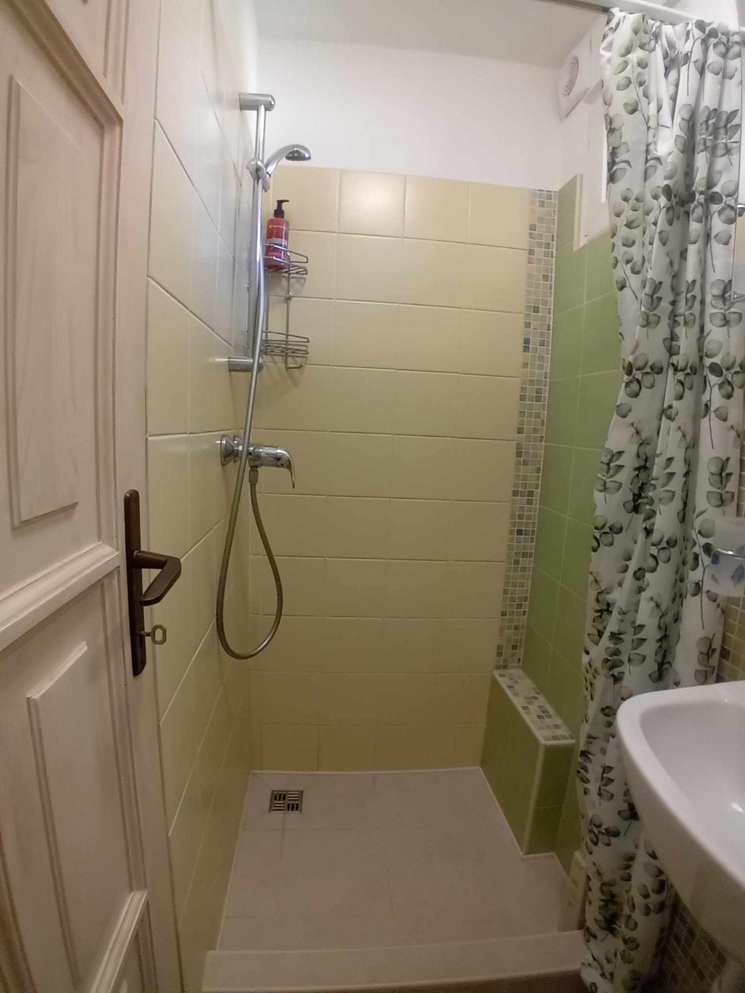Edi Apartman Vecsés Εξωτερικό φωτογραφία